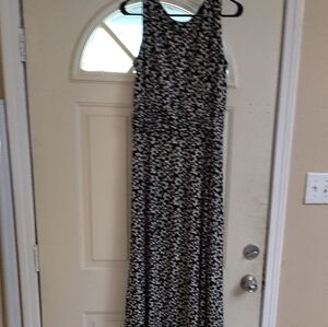 Jessica Howard Black and White Sleeveless Maxi Sundress